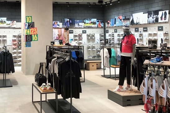 Outlet adidas di sales jakarta
